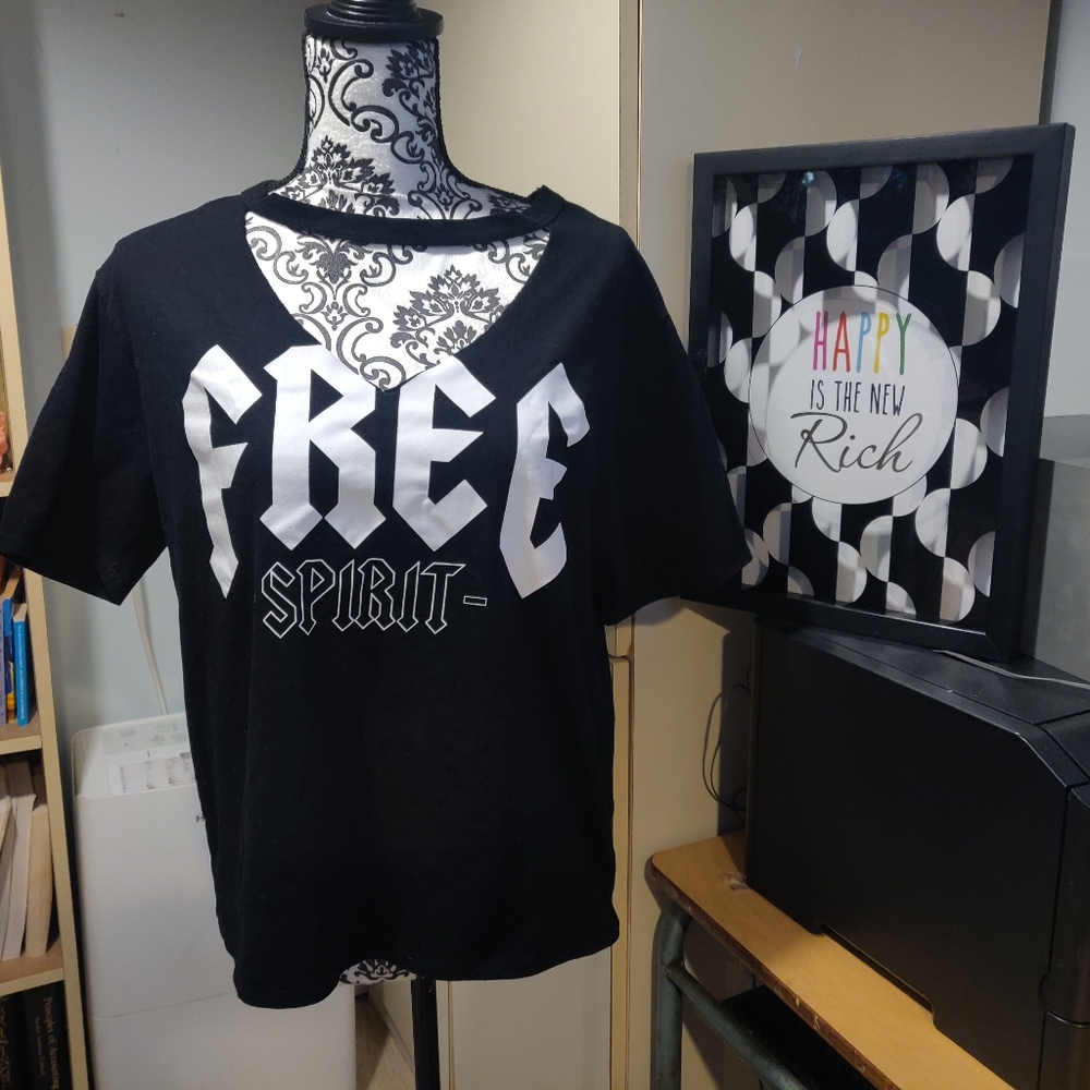 EUC Bluenotes V-Neck Choker "Free Spirit" Boxy Tee - M